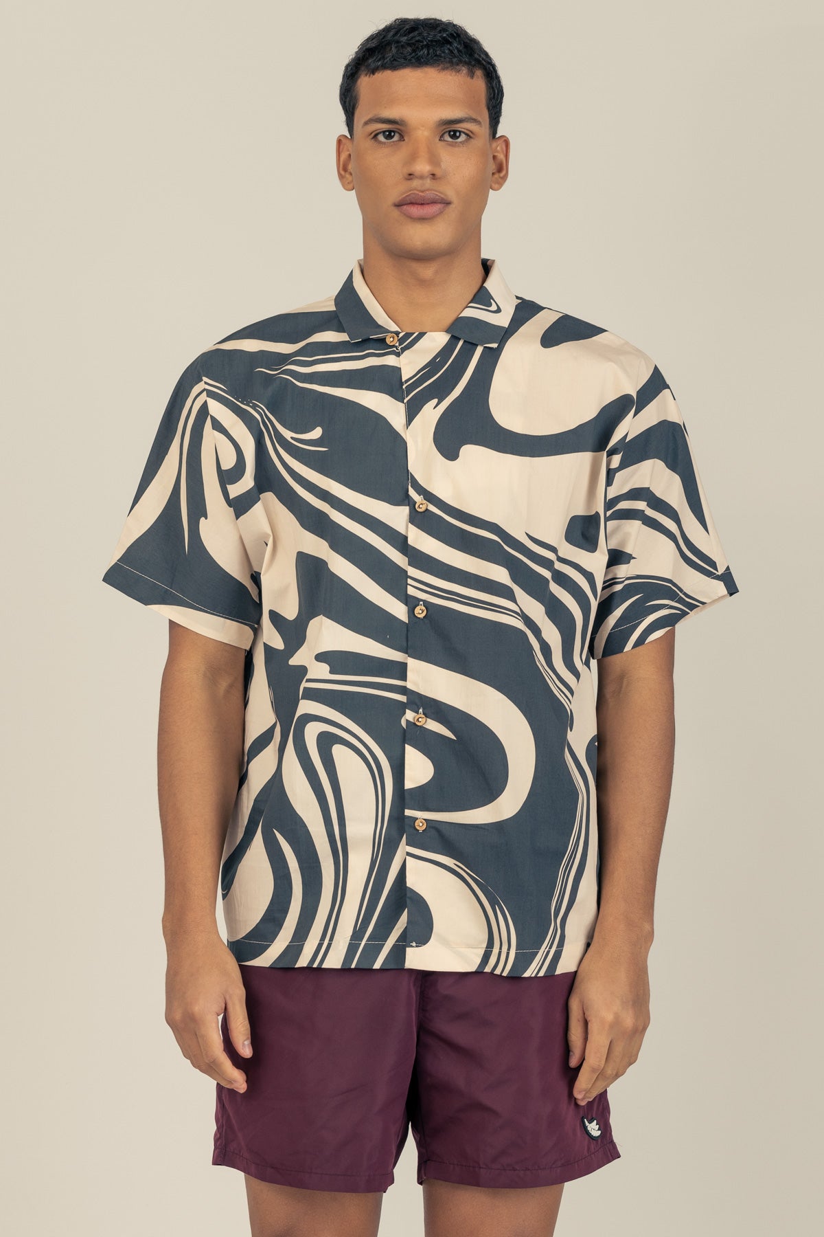 Camisa Convertible Collar Boxy Marble Black - Polonio Uruguay