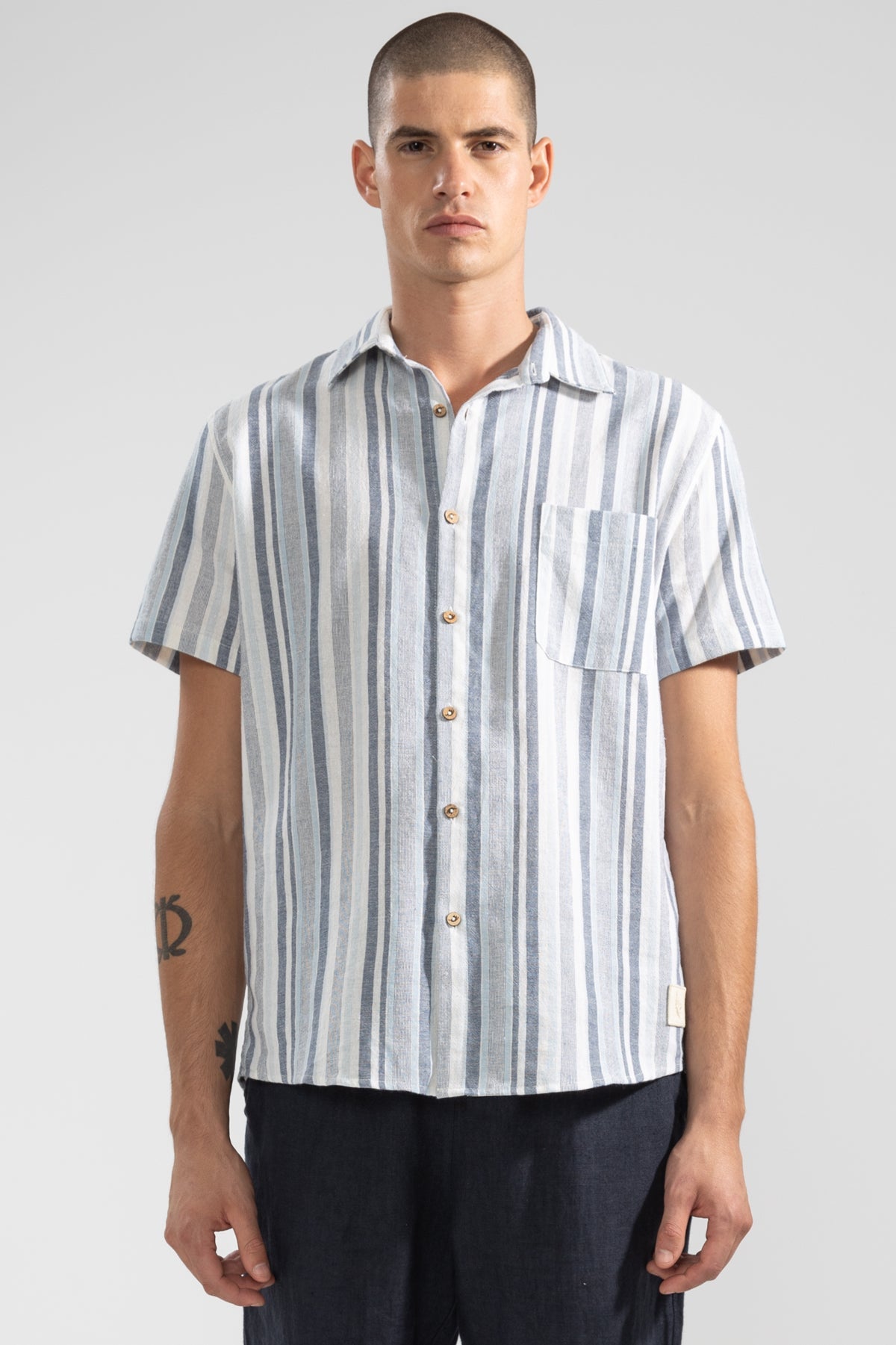 Camisa Manga Corta Fede Rayas Azules - Polonio Uruguay