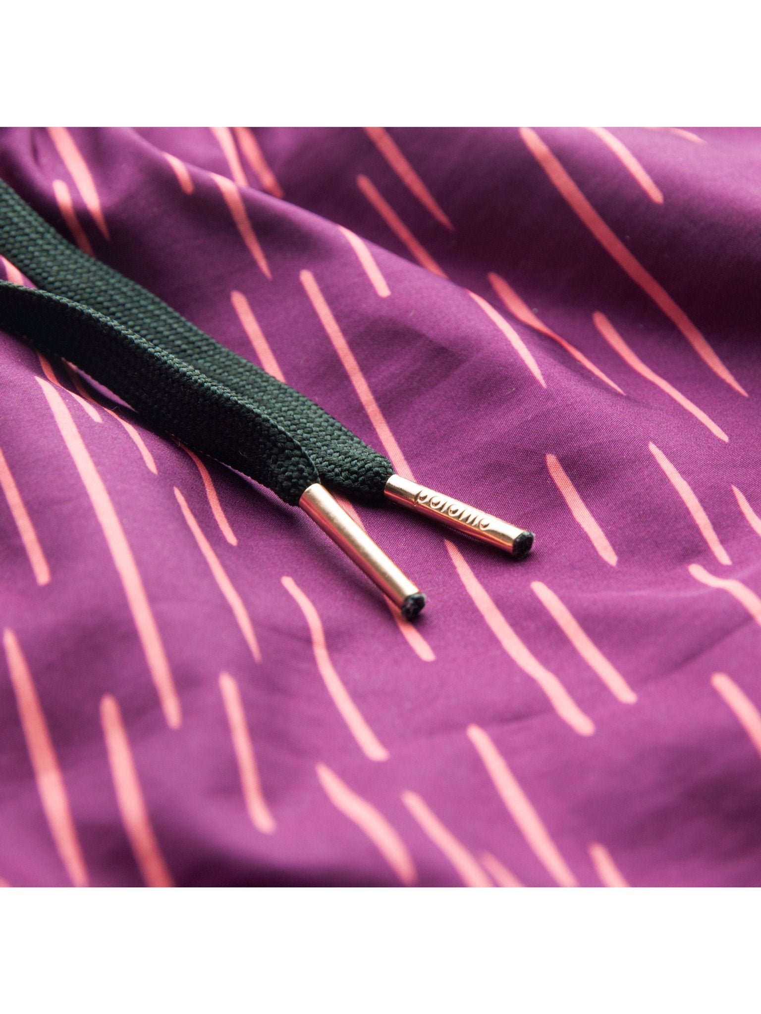 Short de Baño Runner Rains Borgoña - Polonio Uruguay