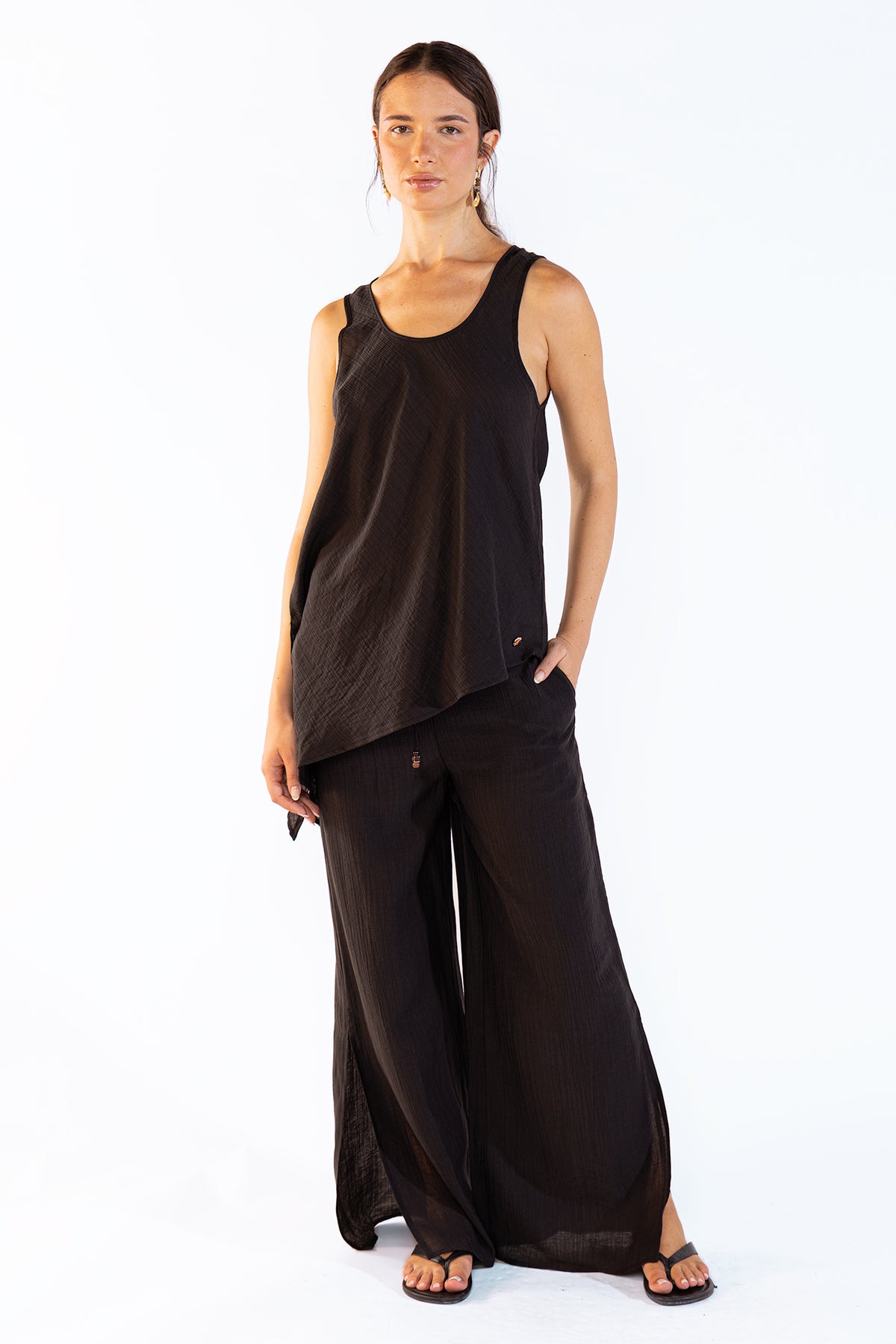 Top Mila Black