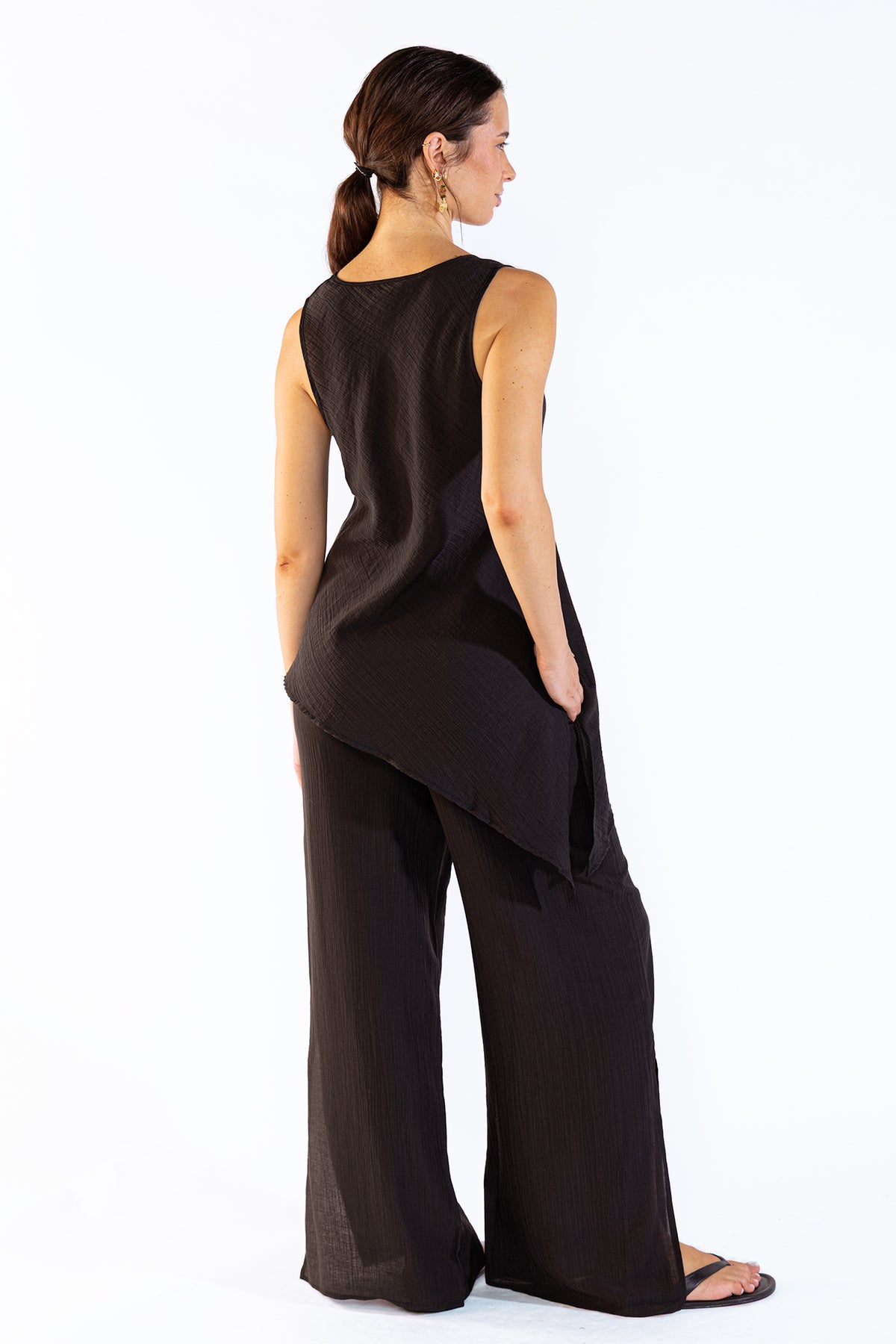Top Mila Black