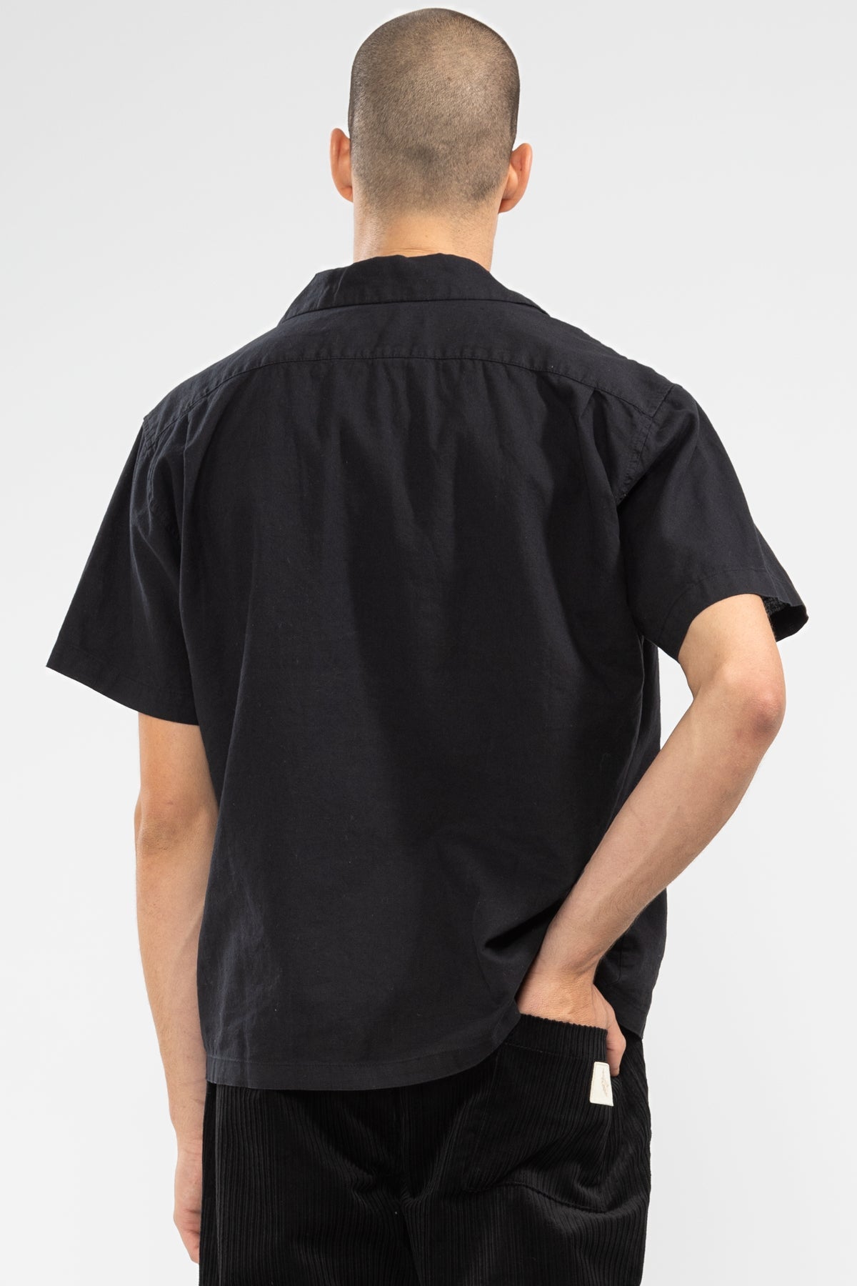 Camisa Camp Collar Boxy Negra - Polonio Uruguay